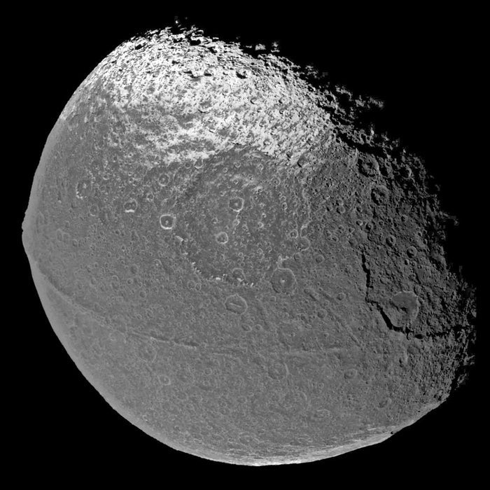 Lapetus - high resolution space images - Sky Image Lab
